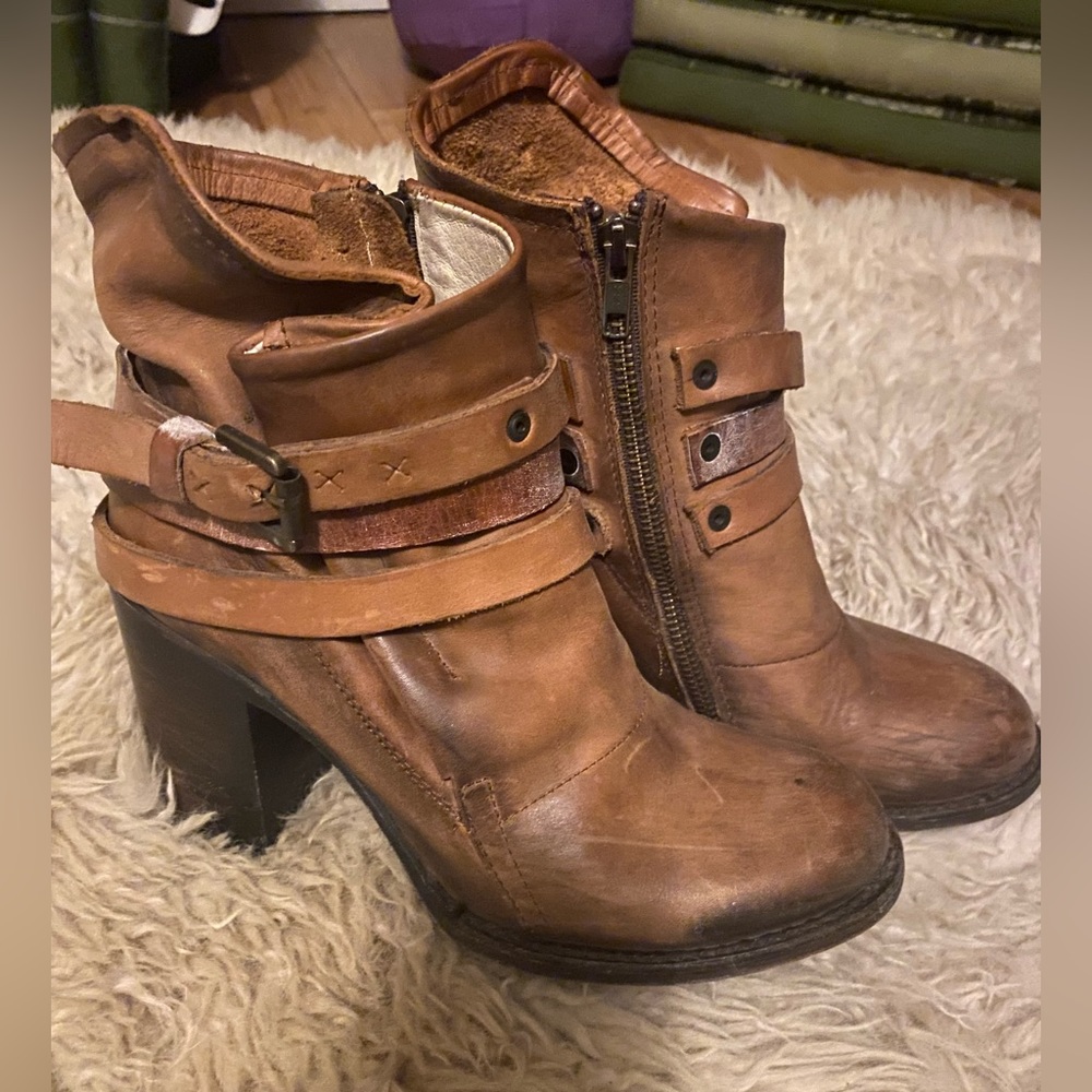 FreeBird by Steven Blaze Leather Ankle Boots. Size 9